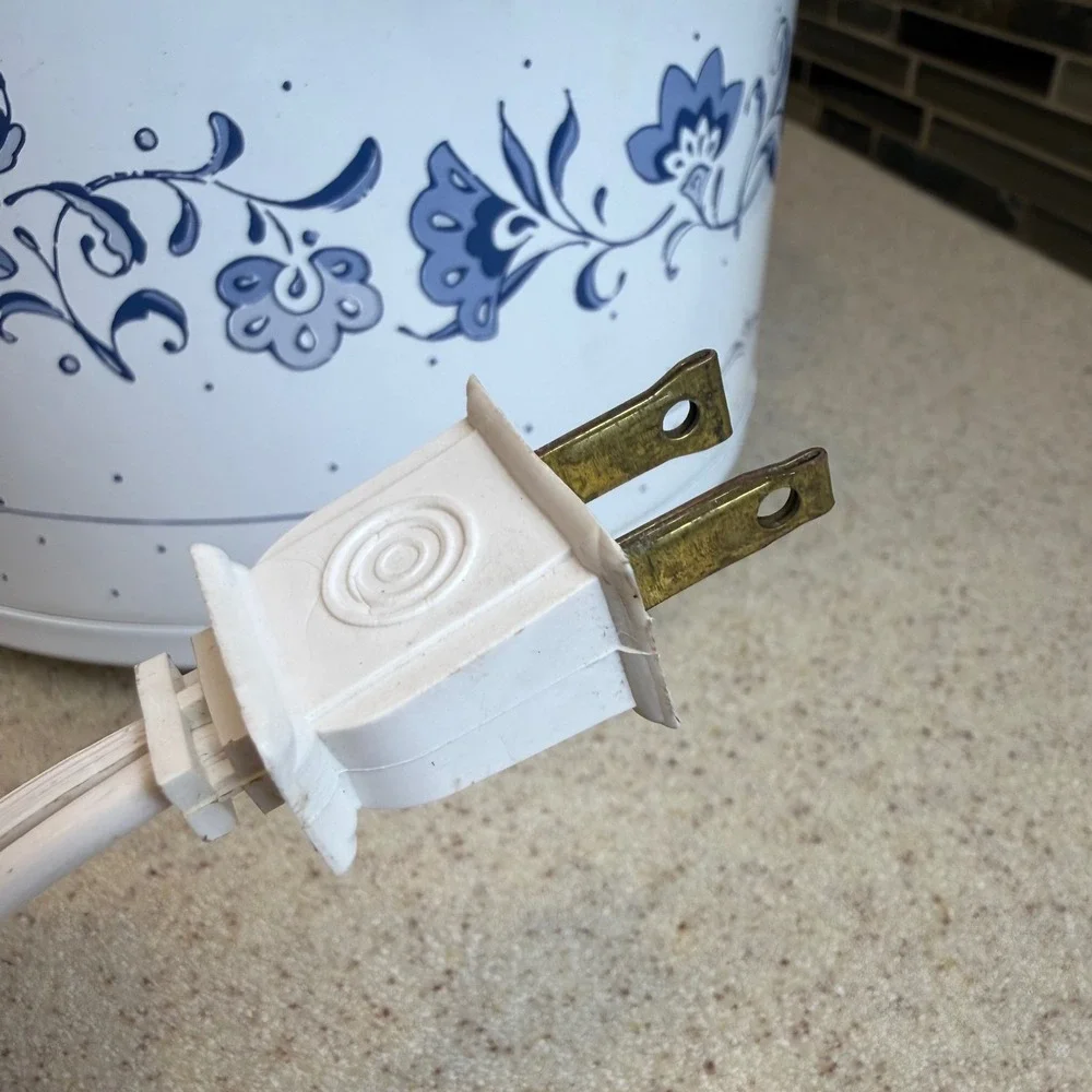 Vintage Rival Crock-Pot 3.5 Qt Slow Cooker Blue Cornflower‎ Floral Model 3100/2